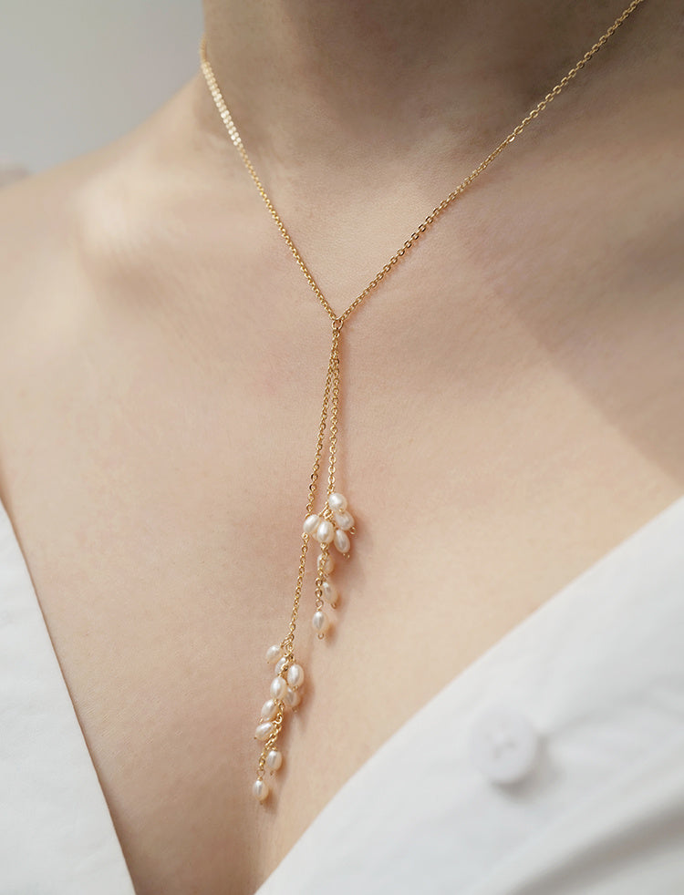 Elegant Natural Pearl Sweater Chain Necklace