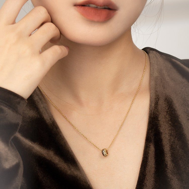 Women's Retro Collarbone High-end Design Necklace